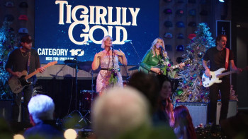 A Grand Ole Opry Christmas (2025) download