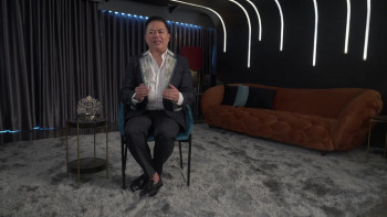 A Queen's Runway (2025) download