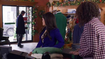 A Royal Date for Christmas (2023) download