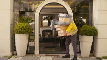 Ayakçi (2025) download