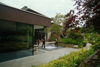 Bugonia (2025) download