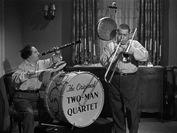 Idiots Deluxe (1945) download