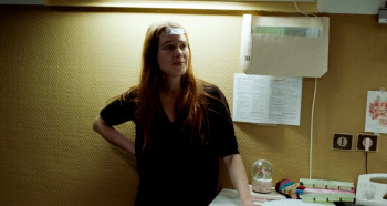 Jeune Femme (2017) download