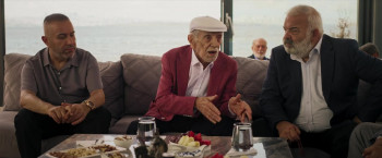 Kolpaçino: 4 4'lük (2024) download