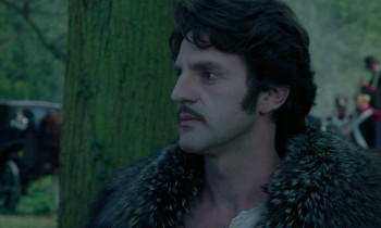 L'Élégant Criminel (1990) download