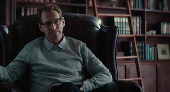 Laura Hasn't Slept (2020) download