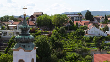 Love on the Right Course (2024) download