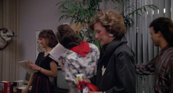 Nothing in Common (1986) download