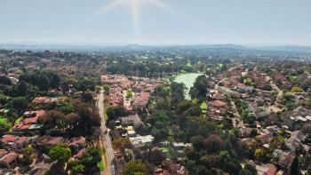 Real Estate Sisters (2024) download