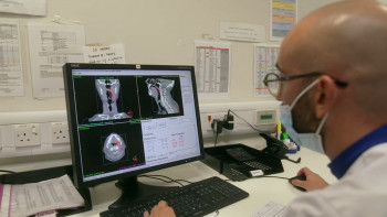 Rhod Gilbert: A Pain in the Neck for SU2C (2023) download