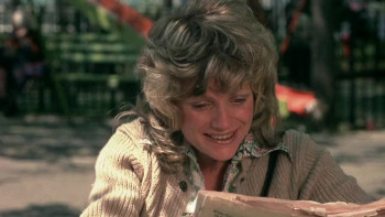 Up the Sandbox (1972) download