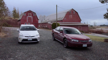 A Bundle of Trouble: An Aurora Teagarden Mystery (2017) download