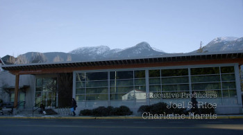 A Bundle of Trouble: An Aurora Teagarden Mystery (2017) download