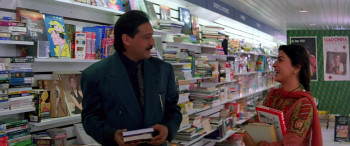 Aaina (1977) download