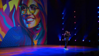 Cristela Alonzo: Middle Classy (2022) download