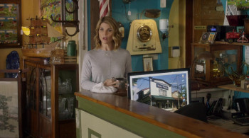 Garage Sale Mystery: Murder by Text (2017) download