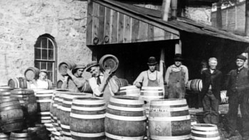 Just a Bit Outside: The Story of the 1982 Milwaukee Brewers (2024) download