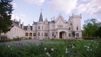 Love on the Danube: Royal Getaway (2025) download