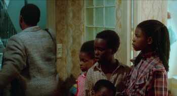 Mama, There's a Man in Your Bed (1989) download