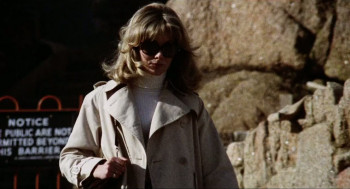 Neither the Sea Nor the Sand (1972) download