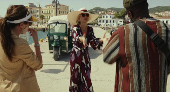 Netflix: The Glass Onion Cast Reacts to the Trailer for Glass Onion: A Knives Out Mystery (2022) download