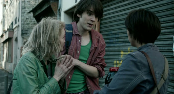 Queen of Montreuil (2012) download