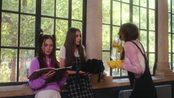 Sirenele: Secretul Medalionului (2025) download