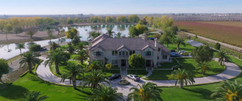 Snow White and the Seven Samurai (2024) download