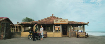 Sosok Ketiga: Lintrik (2025) download