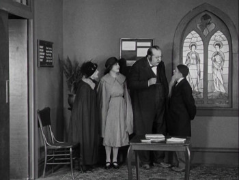 The Pilgrim (1923) download