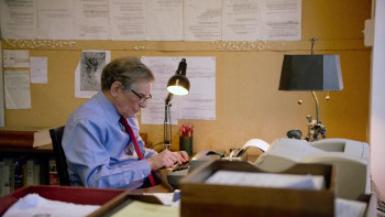 Turn Every Page: The Adventures of Robert Caro and Robert Gottlieb (2022) download