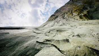 Valley Uprising (2014) download