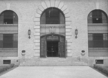 Woman in the Dark (1934) download