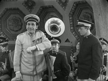 You're Darn Tootin' (1928) download